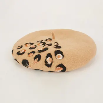 Roku darbs Vilnas Filcs, Beretes Sieviešu Leopard Valentīna Diena Vintage Dāmas Cepuru Modes Gadījuma Bērniem Dāvanu Savvaļas Vilnas Maisījums Jaunu Cepuri
